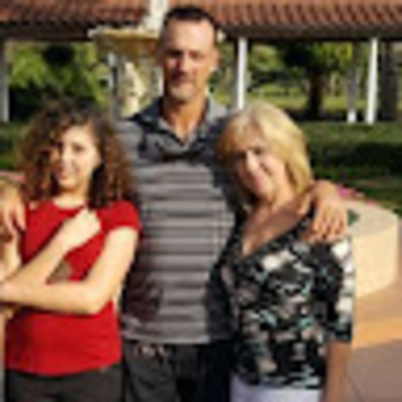 Meet your Posher, Denise - Picture 2 of 2